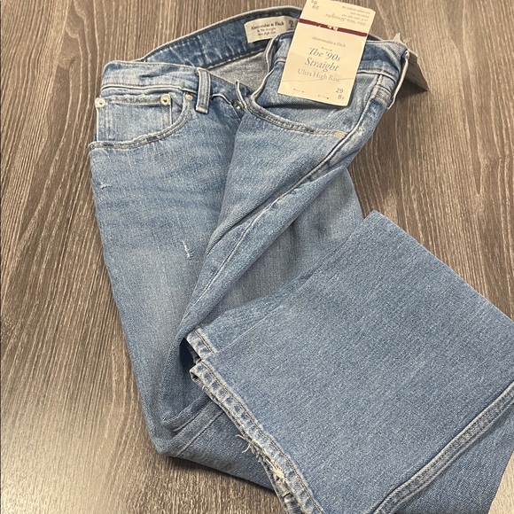 Abercrombie & Fitch Denim - New Abercrombie fitch 90s straight ultra high rise jeans 29